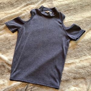 Short collared crop top, shoulder cut outs